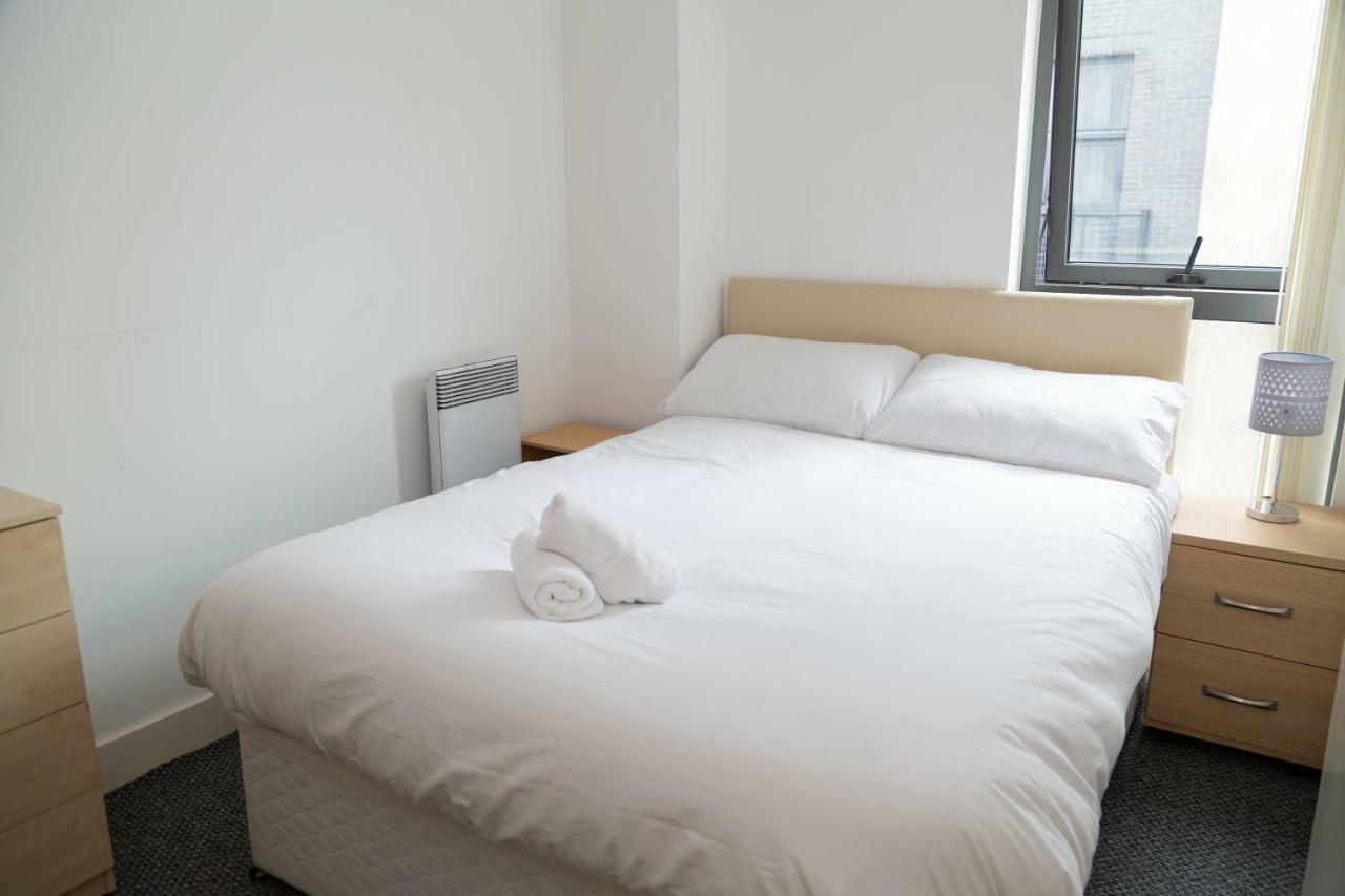Serviced Apartment In Liverpool City Centre - Free Parking - Balcony - By Happy Days Dış mekan fotoğraf