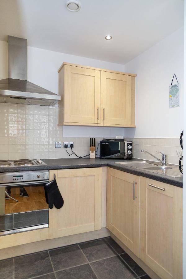 Serviced Apartment In Liverpool City Centre - Free Parking - Balcony - By Happy Days Dış mekan fotoğraf