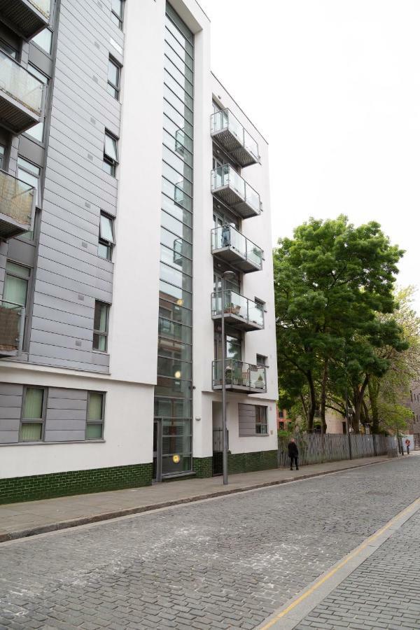 Serviced Apartment In Liverpool City Centre - Free Parking - Balcony - By Happy Days Dış mekan fotoğraf