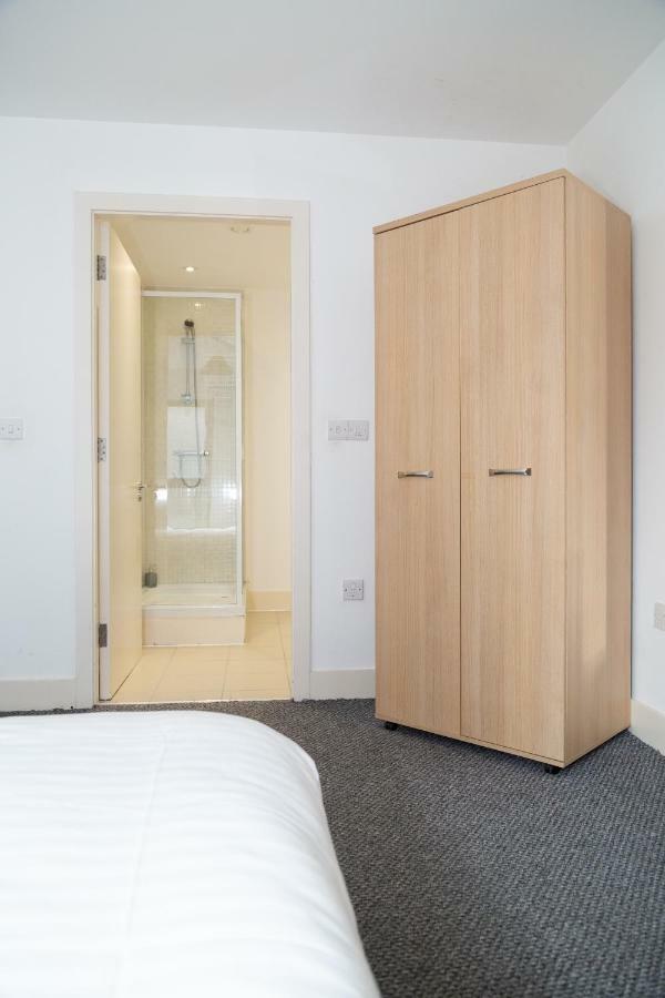 Serviced Apartment In Liverpool City Centre - Free Parking - Balcony - By Happy Days Dış mekan fotoğraf