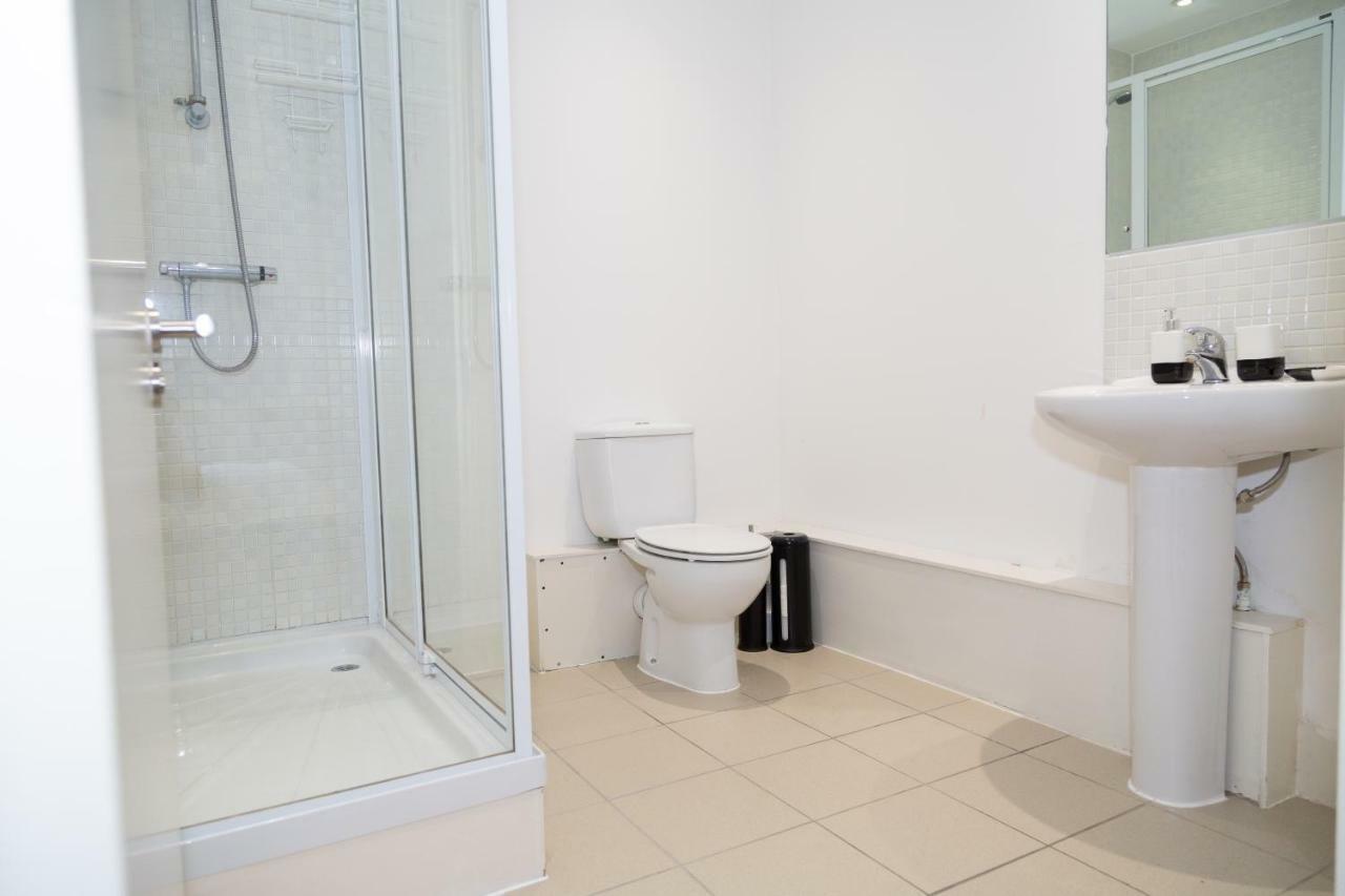 Serviced Apartment In Liverpool City Centre - Free Parking - Balcony - By Happy Days Dış mekan fotoğraf